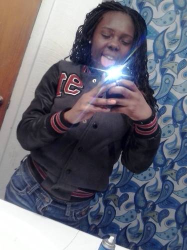 Welp , Yes I Am Deona Danae & I Dont Fw Many But Yannoo How Me And My Rounds Rockinn Follow Me On InStaGram ItsALibraaThang And Ill Follow Baack : )