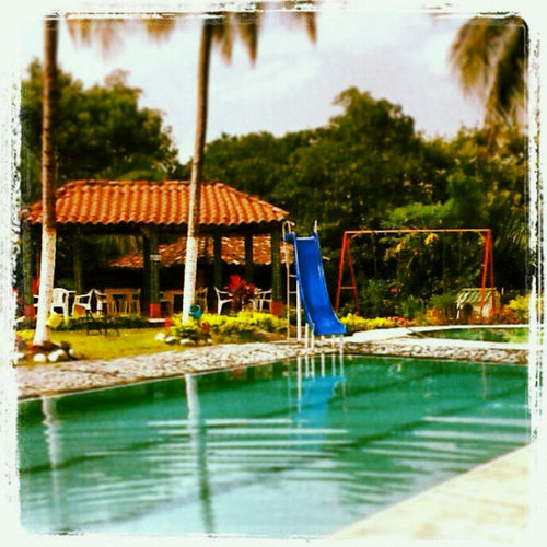 Hotel Campestre ubicado a las afueras de ibague. 2 Piscinas, Salón de eventos, BBQ y mucho mas