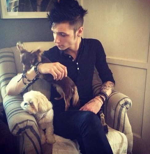 JakeEPA's profile picture. 17 Rebel. fallen angel. Angel of life and death. Stage name is Andy Biersack bitches ;) Bi. Taken by Ashley :3