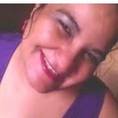EU SOU EXTRORVERTIDA E FELIIZ ADORO SORRIR E AMO A VIDA.