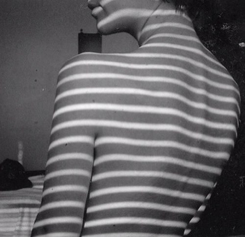 alivebutnot's profile picture. 