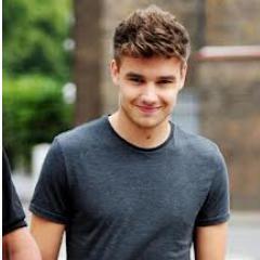 Sou louca pela banda one direction !e apaixonada pelo  @Real_Liam_Payne ♥
