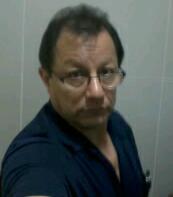 Médico internista e intensivista