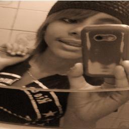 Directioner assumidda ,,Corinthiana fiiél ,,me levo em pensamentos mais doqe em vida,,Deus assima de td e td's.Mee seguii ee te contto mtto maiis;]]Bjuú