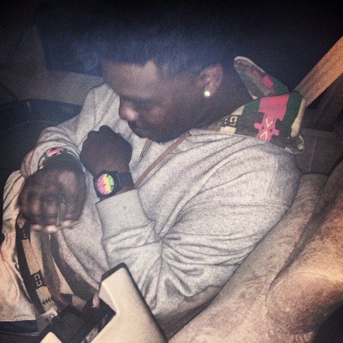 Stayin Loyal Focus & Paid Fuck These Hoes!!! http://t.co/DfAhJCxW