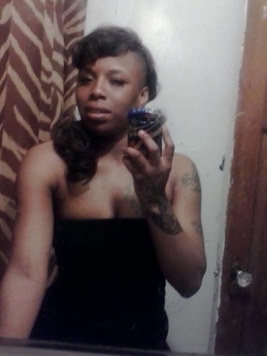 FystyDeeva's profile picture. sexc smart laid back diva saying fuck u n u im here for two reasons to get rich in make sure mines eating can u dig it!