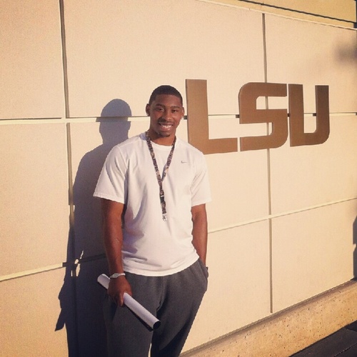 #TeamNewOrleansBoi #TeamHardWork #TeamGoHardOrGoHome #GMENT dats da crew im down wit, Im cool, funny, and layed back, get at me