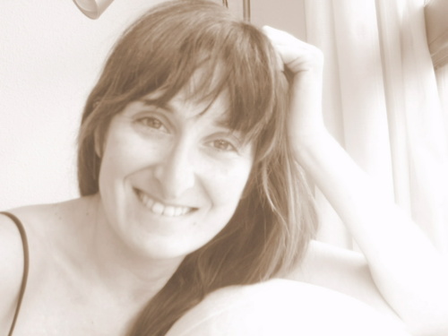 Writer and runner, building Agile Transformations and fencer, activist and cat's mum, spy’s granddaughter and fisherman’s wife