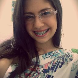 Sou como você me vê, posso ser leve como uma brisa ou forte como uma ventania, depende de quando e como você me vê passar..