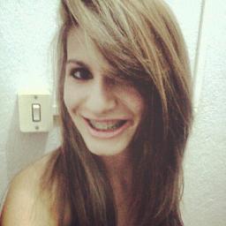 não sei me descrever... descubram ;) será divertidooo fallow-me ... o/