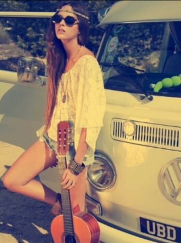 hipster_vibes's profile picture. not all who wonder are lost                                      nothing but good vibes