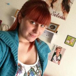17/Senior/Singer    :D