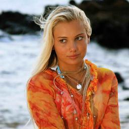 I'm the 21 year old beautiful daughter of @TheAgentBond and @OperativeTrick_  I have a younger brother. #SecretAgent #RP #+ 18