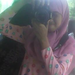 ttl : sidoarjo , 30 mei 1998 .. smk pgri 2 sidoarjo .. jurusan akutansi .. dari smpn 1 buduran .. follback mention dulu ;)