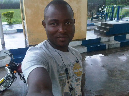 I'm a Naval Officer, I'm abt 6.1ft tall, dark in complexion. I love playing basketball, swimming, playing table tenis, handball, volleyball, travelling.