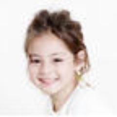 ممرضه اعشق الطب واراقب اخر تطوراته واغرد صباحا :)