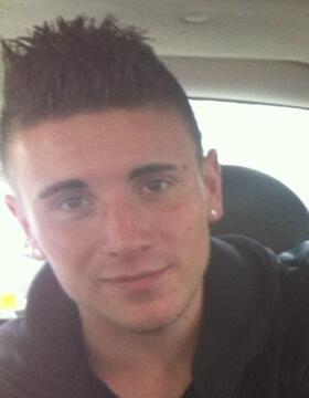 ClmentCasti's profile picture. J'suis pas né riche une chose est sûre j'crèverai pas pauvre. #Kofal