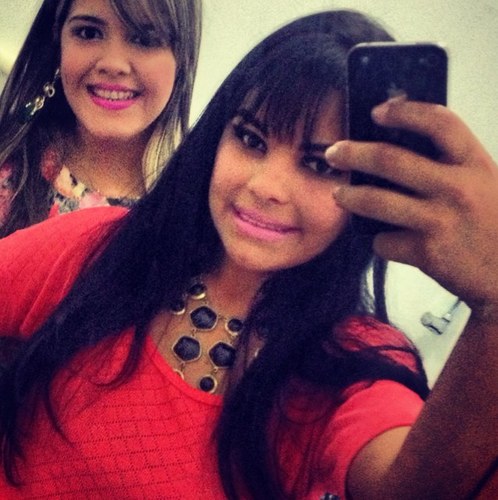 LaysSantos_'s profile picture. Entre idas e vindas me resumo feliz. Entre altos e baixos me resumo equilibrada.