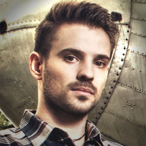 Fã Clube Oficial para o @vitorbellote s2 Cedo pra parar, tarde pra desistir, vivendo um sonho desde : 25/04/2012 *-* Sempre estarei com você, ídolo :') Te amo !
