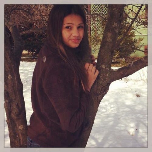 Make thats buttion go fromto and go follow my beatfried/sister @AlexisTyler16 shes pretty cool and funny.