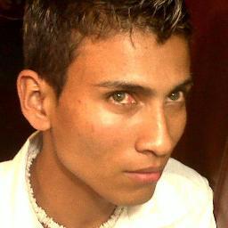 soy una persona ke por la musika lo doy too .. vivo la vida al 100 por 1000 soy musiko dj bailarin encantan las amistades  todos me interexan  y listo pa ke mas