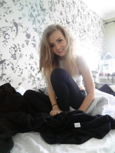 im 15.love Christopher Maloney&AVFC ok. music.food.friends.family.dancing. football.more food. i follow back,just ask me:-)
