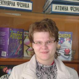 Люблю родителей,активная,веселая,симпатичная девчонка и вредная.Люблю музыку слушать и вышивать.