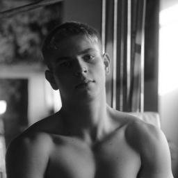 dibrova7's profile picture. 