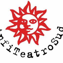 Anfiteatro Sud, attiva dal 1999, cura e promuove spettacoli, laboratori e rassegne teatrali