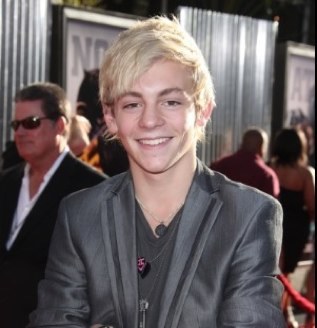 RossLynch_01's profile picture. I love all my fans Please follow me i am and a billion hits is what ill get