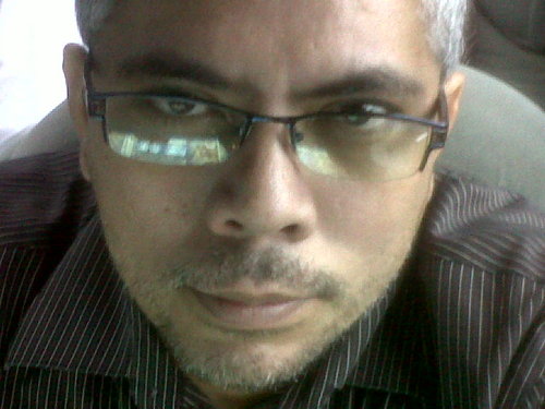 santoslara720's profile picture. 