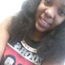 Rolling weed smoking trees wit my pretty feet up !!! HIPPIE NATION follow me on IG: _straightcoca i fb . :)