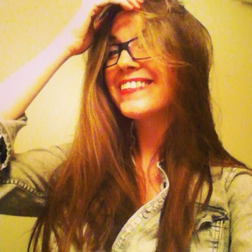 enkvinnasomhon's profile picture. Alltid ena foten fram