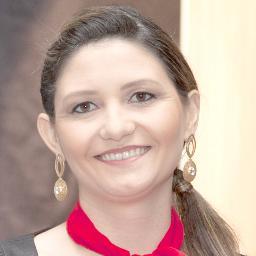publicitária, professora, adoradora do Deus vivo, fissurada pela propaganda e apaixonada pela vida.