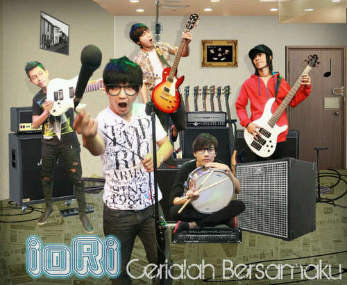 Official twitter of Vertical band, Little High Little Low @popeypersonal @aiieiori @febianebi @dedeiori @iorifaizal . contact 087882268620