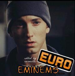 Dicen que si a media noche chillas Eminem 3 veces delante del espejo vienen Laura y Xavi y te transforman en Euroclubber. Luchando por que suene el rey. Maraa