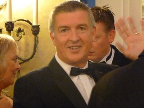 Retired Sales Director. Previously @ West Country Vending Service. Married to Sharyn with two wonderful kids and three delightful grandaughters.