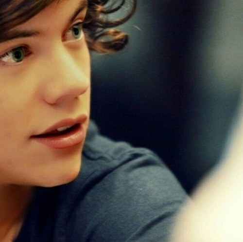 This is my 2nd twitter. I love Justin Bieber & One Direction ! ❤ I follow back !
