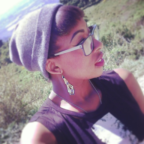 livibby_cakes's profile picture. Just a young lady with a dream. Life is Black & White til you paint the sky of your happiness. Follow me IG: Violet_raez