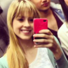 Meu coração, sem direção, voando só por voar, sem saber onde chegar, sonhando em te encontrar.@sophiaabrahao