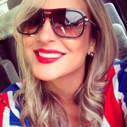 Os meus pensamentos transformam-se em sorrisos sempre que penso em ti, ou seja, passo a vida a sorrir 33
@ClaudiaLeitte ♡