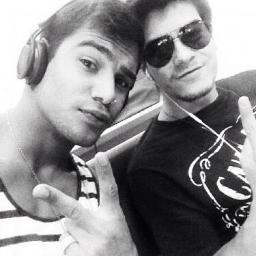 @AylanaThayanne e @andrielimov: EU SEGURO MINHA MÃO NA SUA PARA QUE JUNTAS POSSAMOS SER #RebeldesParaSempre!