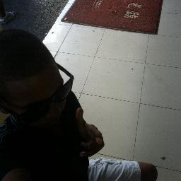 Dios, Mi Familia & Gene Fiin....  Love Beisbool..