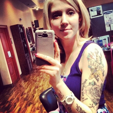 Hairink1112's profile picture. 23 - IG: Hairink26- not your average white guhl