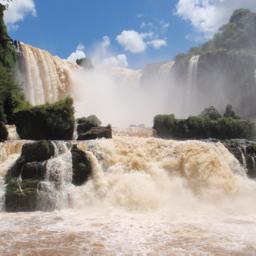MADRE DE CIUDADES del Alto Paraná (Paraguay). En la triple frontera. Con bellezas naturales incomparables como los Saltos del Monday y Museo Moisés Bertoni