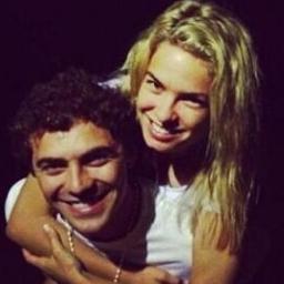 Destinado a duas pessoas que amo muito! @lua_blanco e @feroncato.Haja oq ouver nao parem de brilhar!