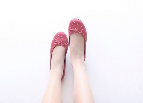 Laceorie's profile picture. Made in Indonesia Handmade Shoes and Clothes Text only: +6281932777267 Follow our instagram: Laceorie