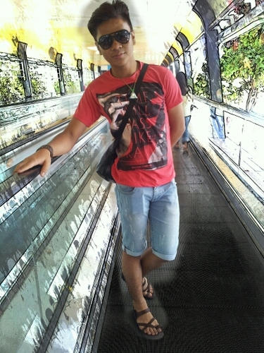 KidGoneWrong's profile picture. I just wanna live my life to the fullest!!! No one can stop mie!! Not even you!!