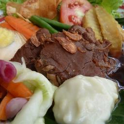 Kita adalah sebuah warung makan yang menyajikan makanan tradisional Indonesia, Khususnya makanan yang berasal dari Jawa, kami juga menyediakan Catering Service