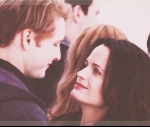 I love all the Twilight movies they are my favorite movies. I love Peter Facinelli and Elizabeth Reaser. They are my idols. I love The Walking Dead.❤